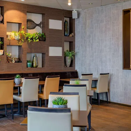 Hotel Moevenpick 4*