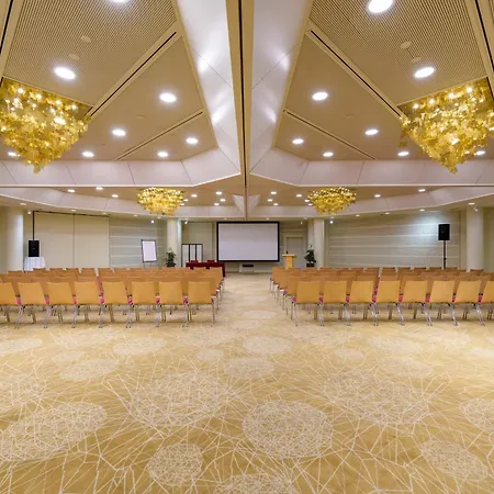 Hotel Moevenpick 4*